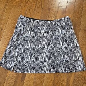 Stylish Black and White Patterned Skirt